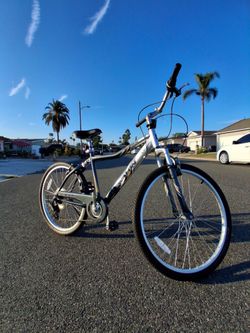 26" Next Power X Avalon Comfort Series Bike -great condition