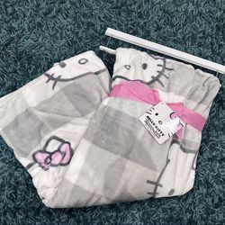 Hello Kitty Gingham And Bow Blanket