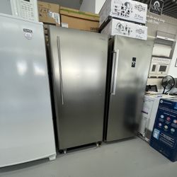 Vitara 30” 16.7 Cu Ft Capacity Convertible between fridge and freezer