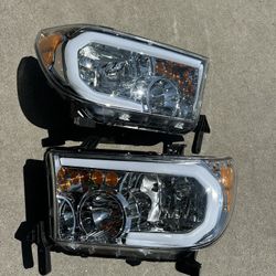 Toyota Tundra Headlights 07-13 New 