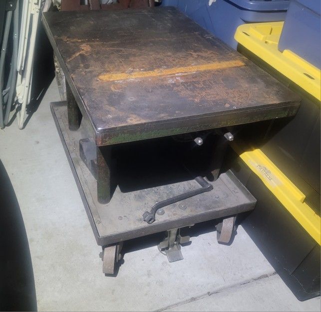 Solid Steel Rolling Cart With Adjustable Crank Up Height. 5,000 Lb Capacity