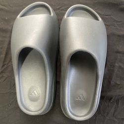 Light grey Yezzy Slides 