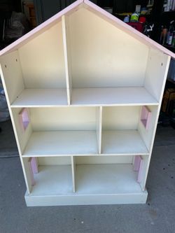 Doll house/ Book Case