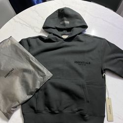 Black essential hoodie size : XS