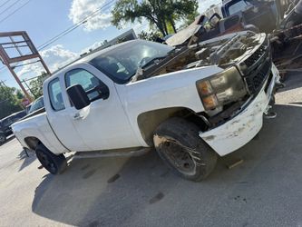 2013 chevy silverado 2500Hd parts