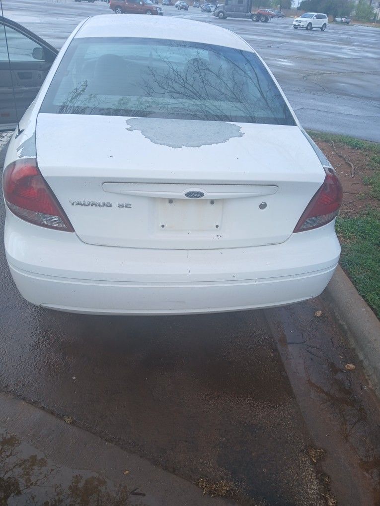 2006 Ford Taurus