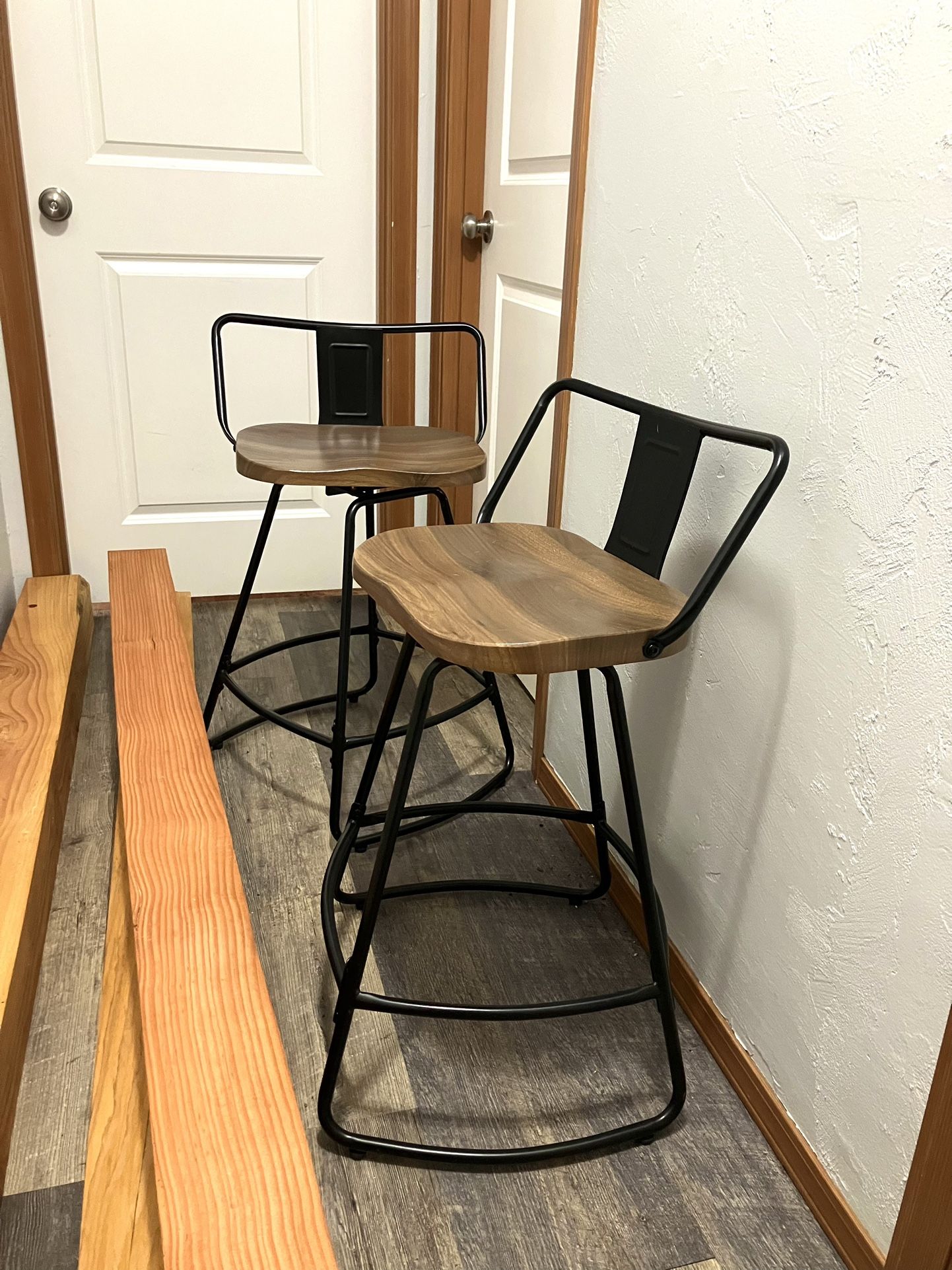 Swivel Bar Stools With Metal Base