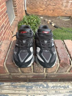 New Balance 9060 6.5 In Mens 