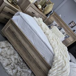 ✨️4pc Queen, King Bedroom ✨️ Furniture Sectionals, Dining Avail 