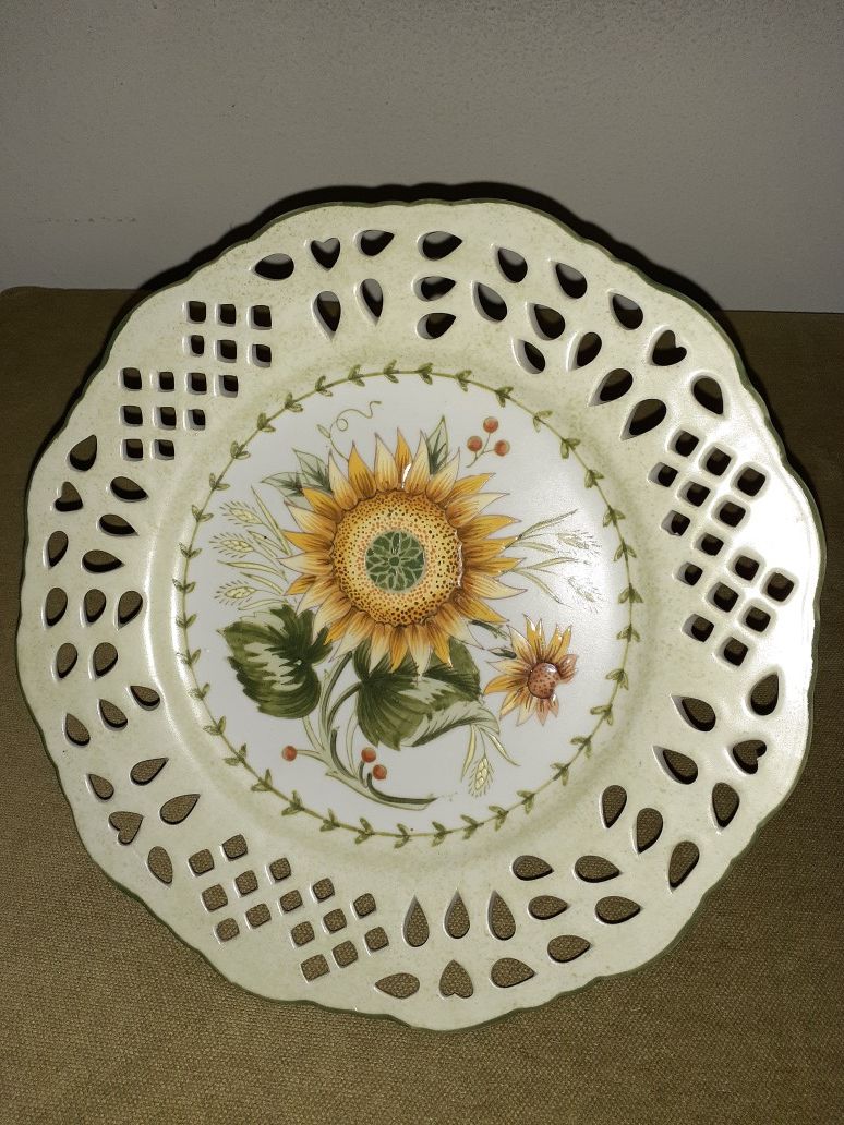 Sunflower Cake Stand