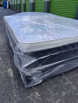 Queen mattress pillow top set with box spring (2pc - new)