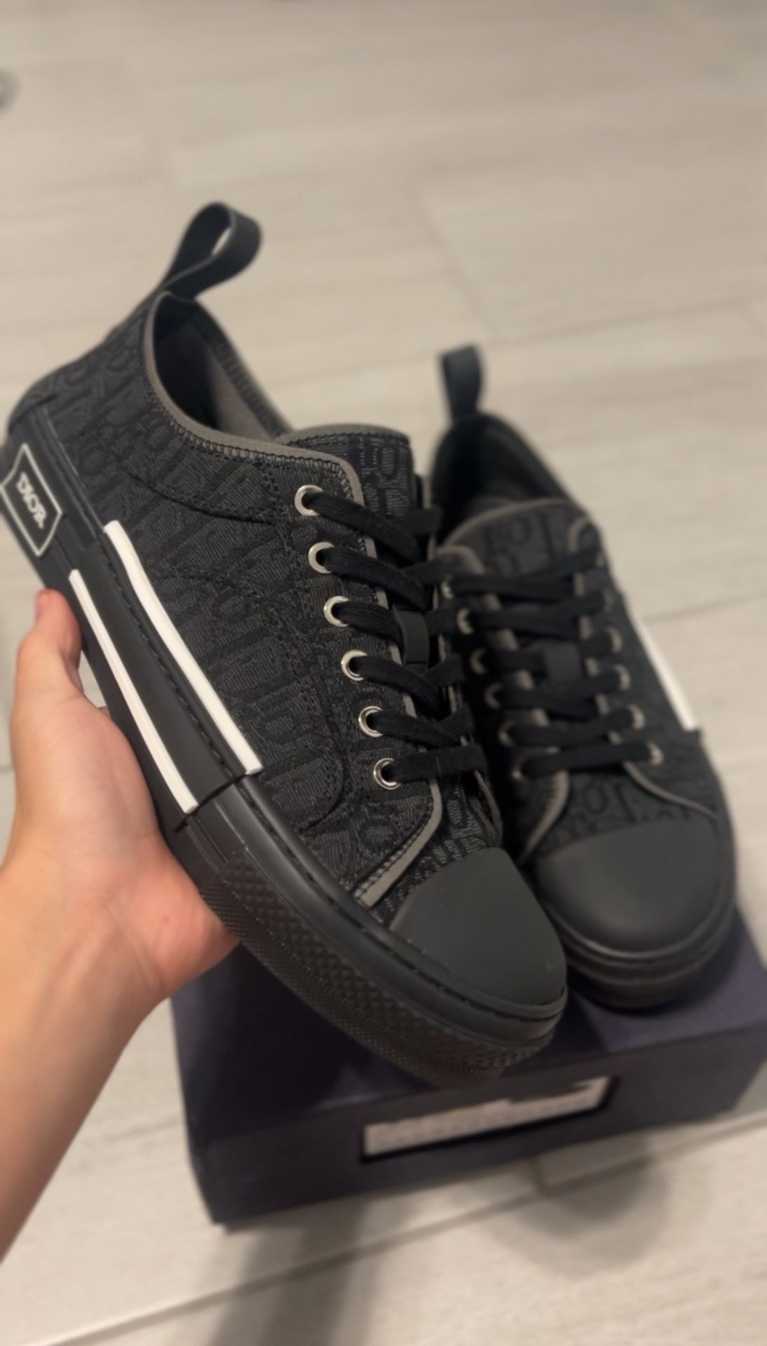B23 Dior Shoes
