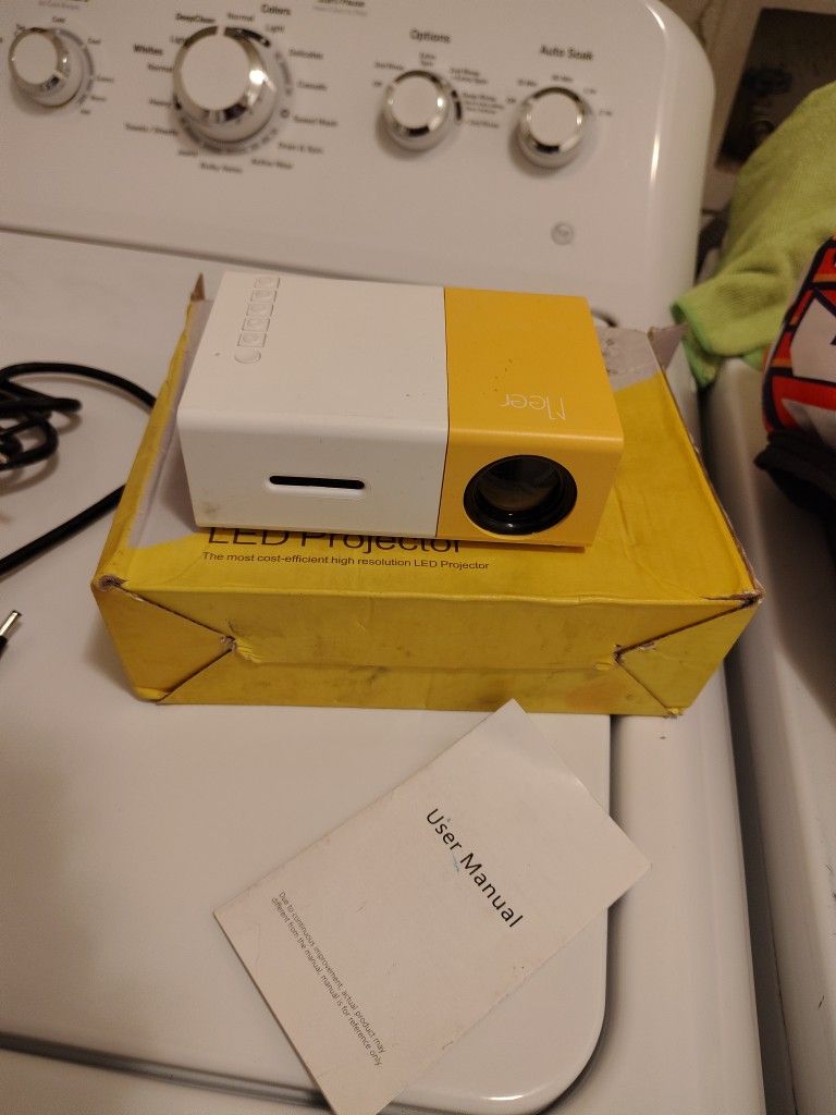 LED Projector Mini Projector