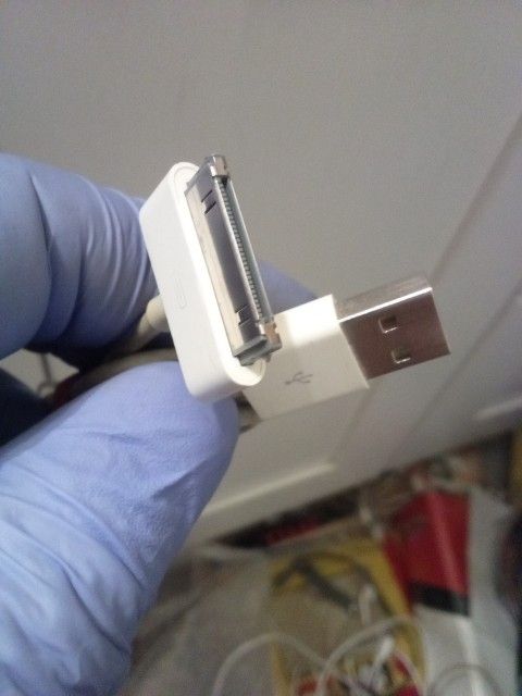 Apple (Wide) Lightning -+- USB Charging Cable