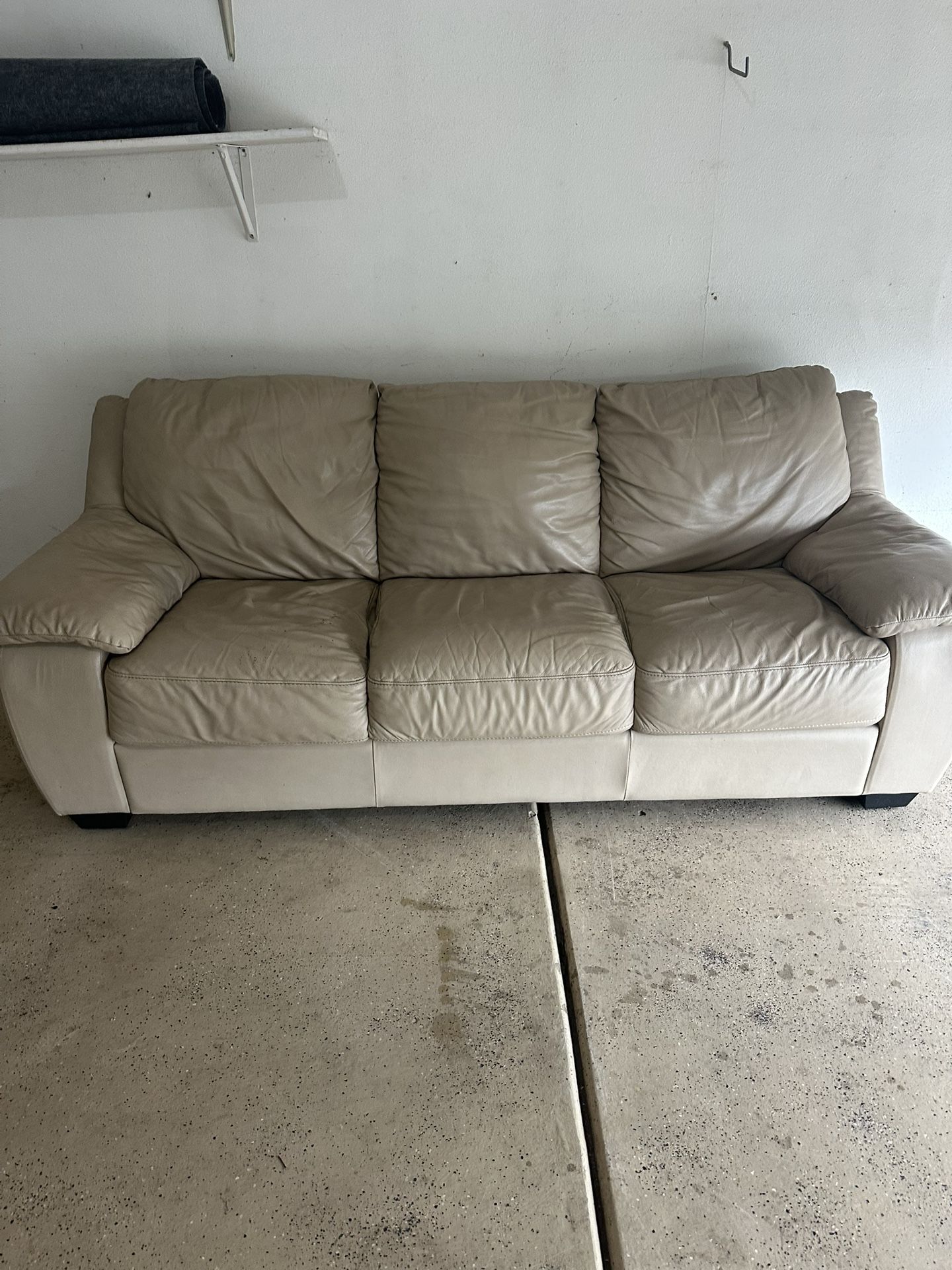 Free Sofa