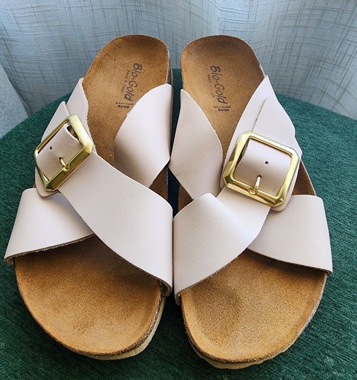Bio Gold Leather Sandals with Gold Buckle – Size 8