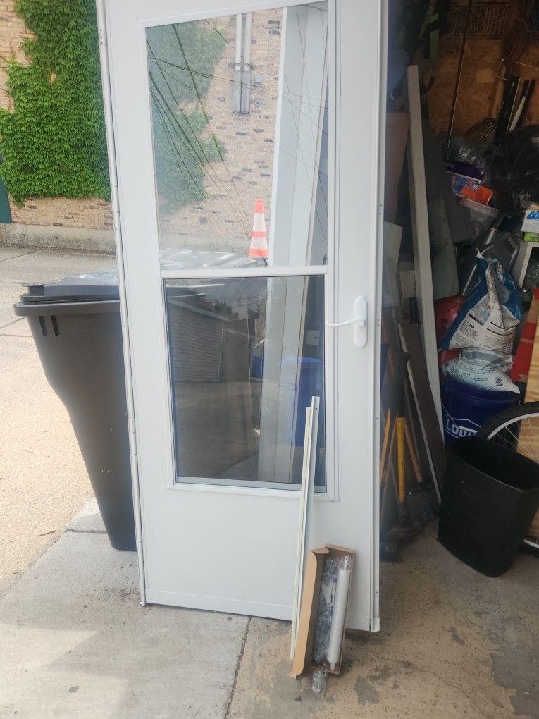 Storm Door 32x80 LH