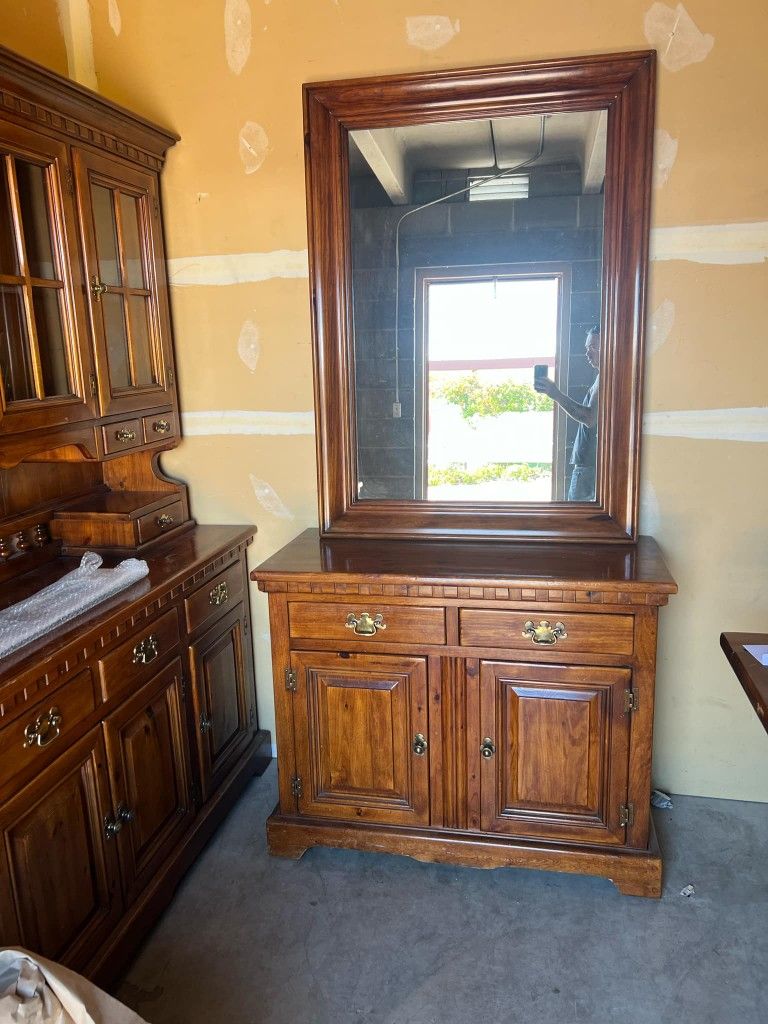 Side Table And Hangable Mirror
