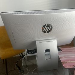 HP Pavilion All in One Desktop 24” Touchscreen 