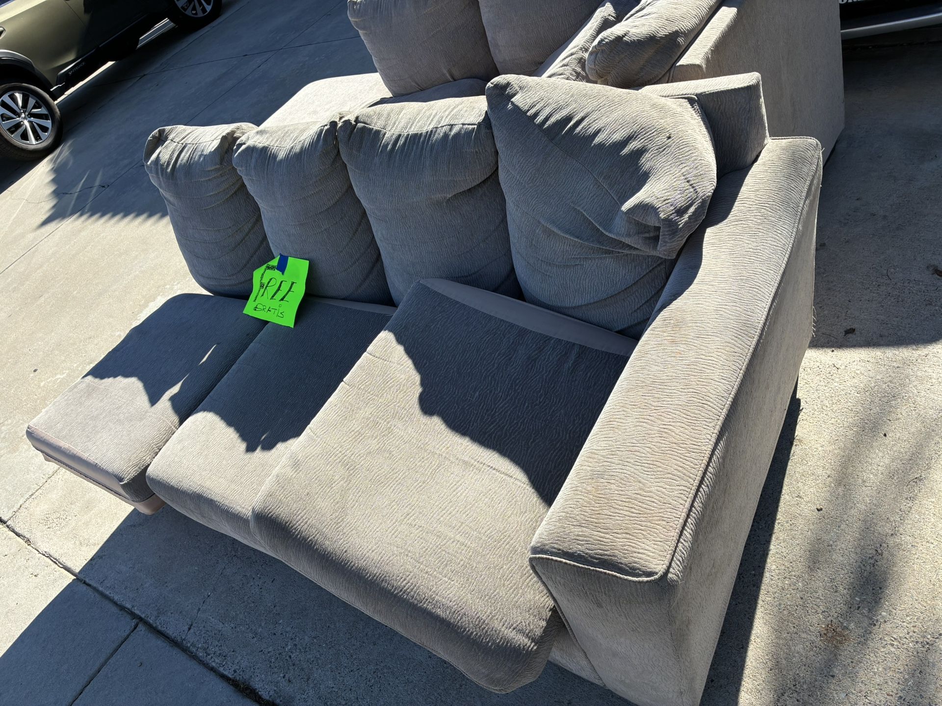 Couch For Free 