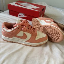 WMNS Nike Dunk Low Soft Pearl Apricot Agate White 6.5