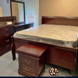 Best OFFER 🔥Louis Philip 3 Cherry Sleigh Bedroom Set

Bed, Dresser, Nightstand and Mirror