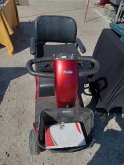 Scooter with basket