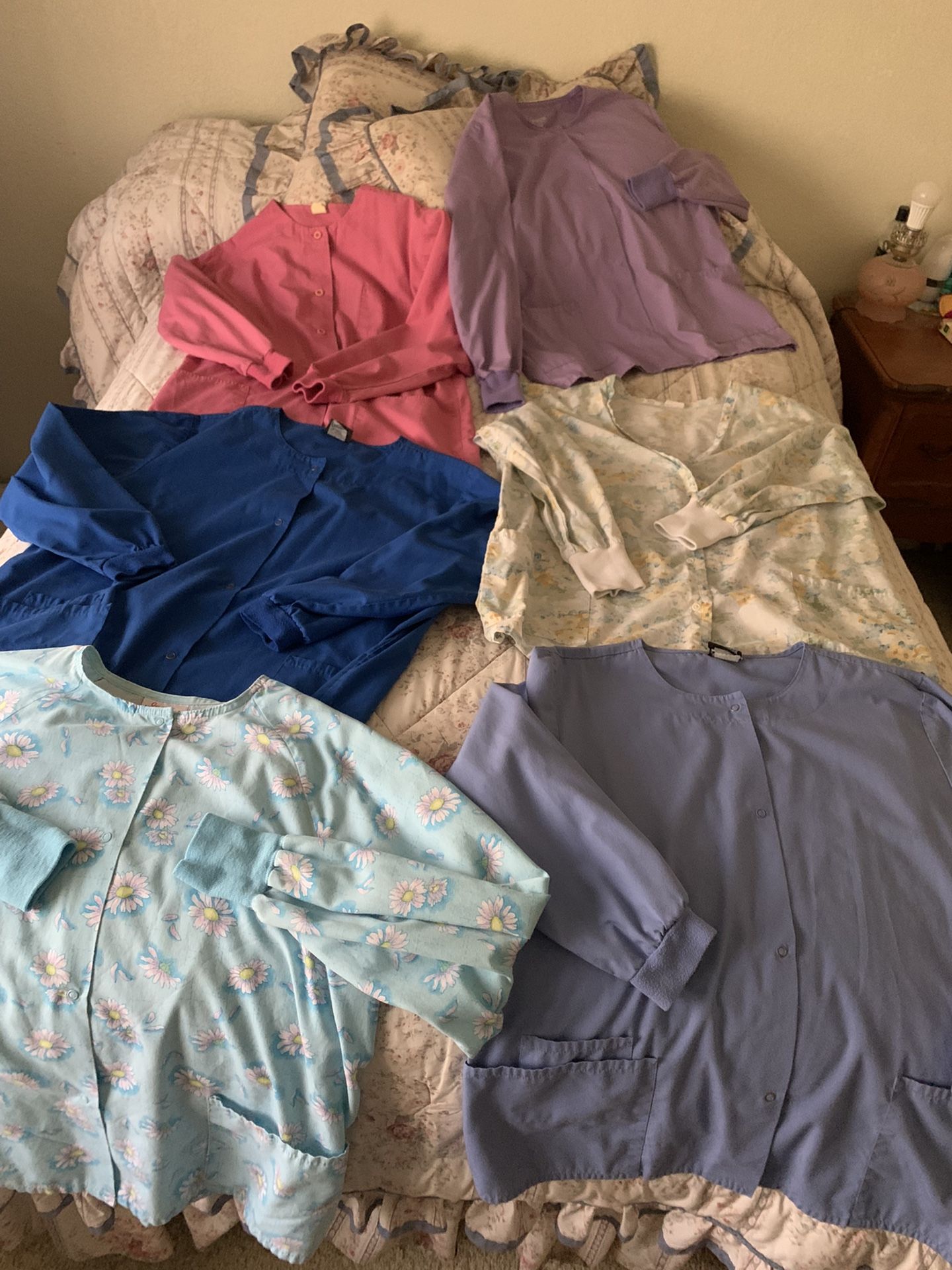 Scrubs: Jackets & Tops. Chino, Ca