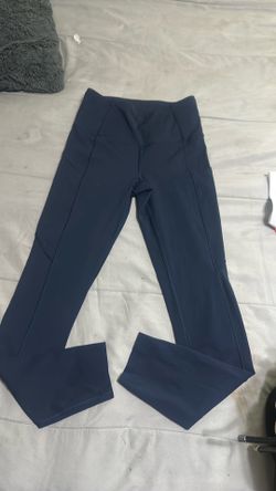 lulu lemon size 4 como nueva de bolsas a los lados