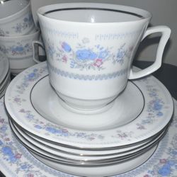 German China  Graf Von Henneberg Porzellan