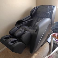 "COREnine" Black Massage Chair