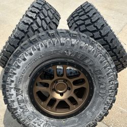 Jeep 17" Wrangler Rubicon JL JK Wheels Mud Claw Tires AGP rims