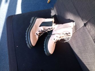 Girls boots