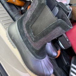 Snow Boots Size 11 Women ( Men Size 9)