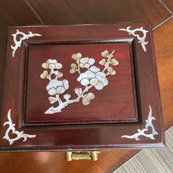 Jewelry box 6” x 5”  x 2 1/2” tall Excellent Condition
