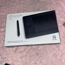 WACOM Intuos Pro Drawing Tablet