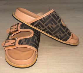 Women’s Fendi Slides size 37 (6.5)