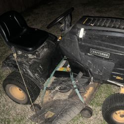 Craftsman Riding Lawnmower 