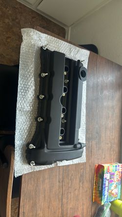 2010 Chrysler Sebring Valve Cover