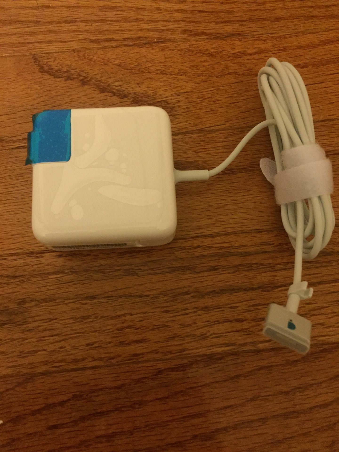 MacBook charger Megasafe 1 /2 45w/85w Brand new