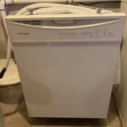 FRIGIDAIRE DISHWASHER