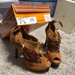 Moccasin 5’ Heels