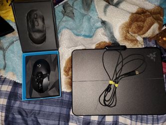 Logitech g900 and razor firefly mousepad for gaming computer