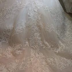 Bride Dress Off-white Size 0-4 Only Woren Once 