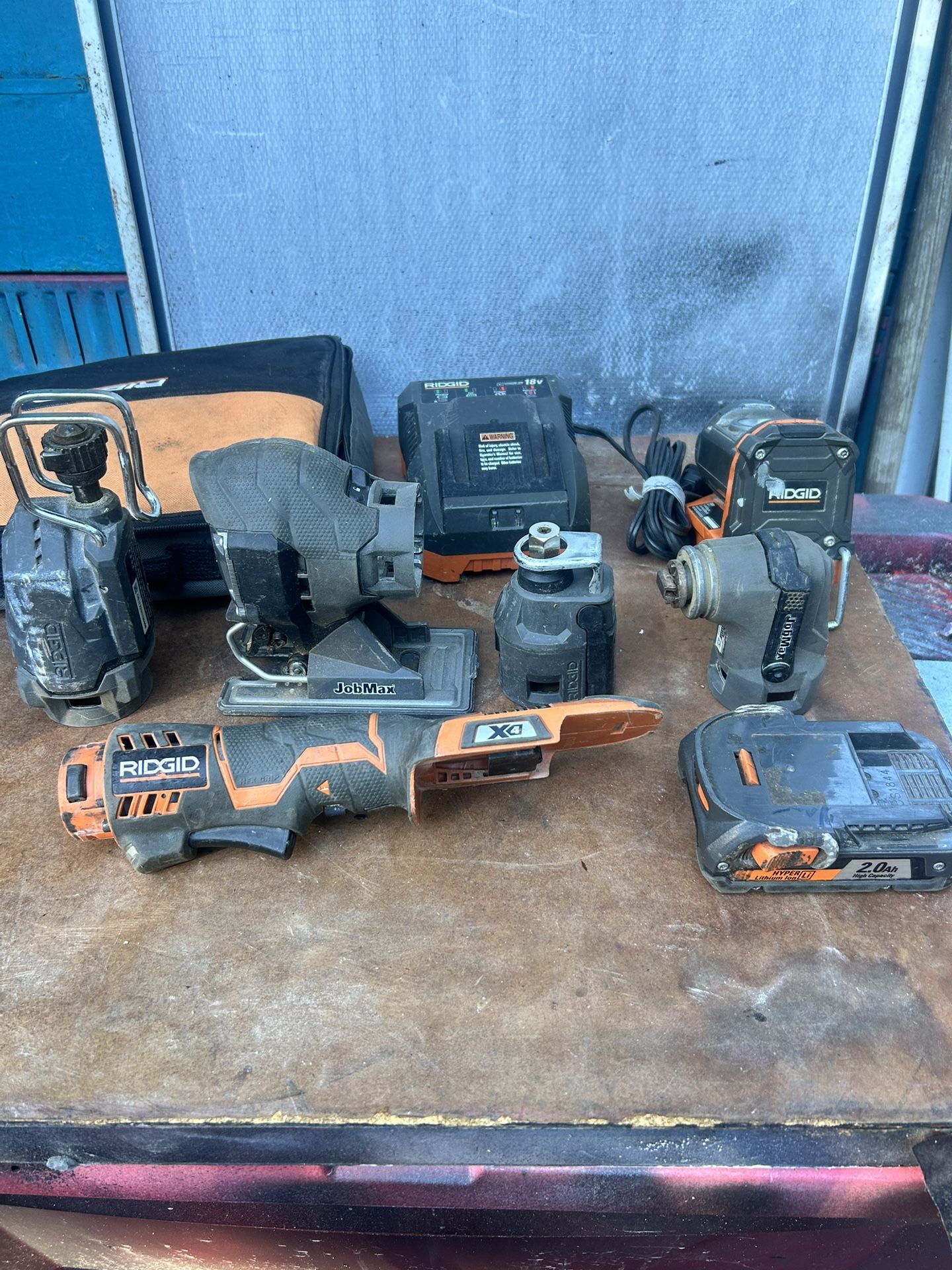 Ridgid R8620 Jobmax 18v with 4 attachments, Battery, Charger, Flashlight