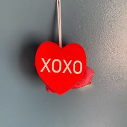 HAPPY VALENTINES DAY GIFTS BATH SCRUBBER,KIDS SOCKS,COOKIE CUTTERS,$1 EACH PACKAGE 