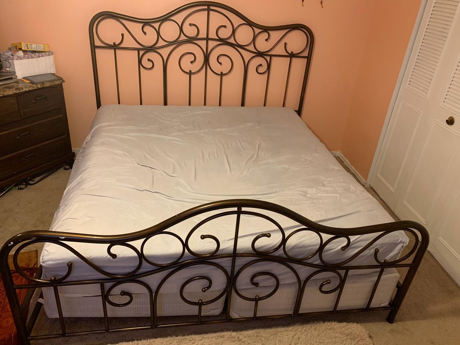 King bed frame / matress included