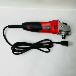 Milwaukee 6130-33 4.5 Inch Corded Angle Grinder ( Missing Flanges )