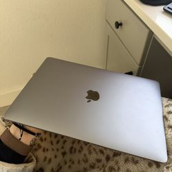 Macbook Air 2019 - 13 Inch (8GB)