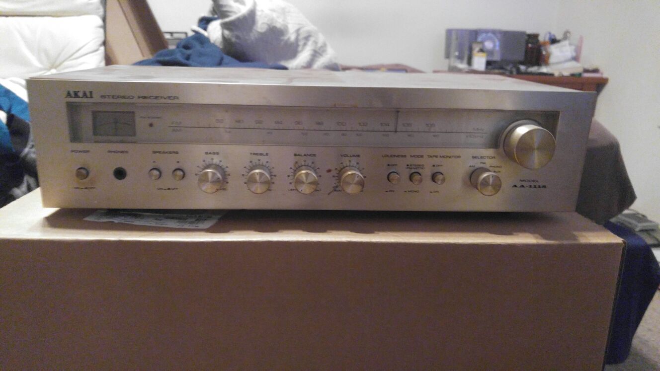 Akai AA-1115
